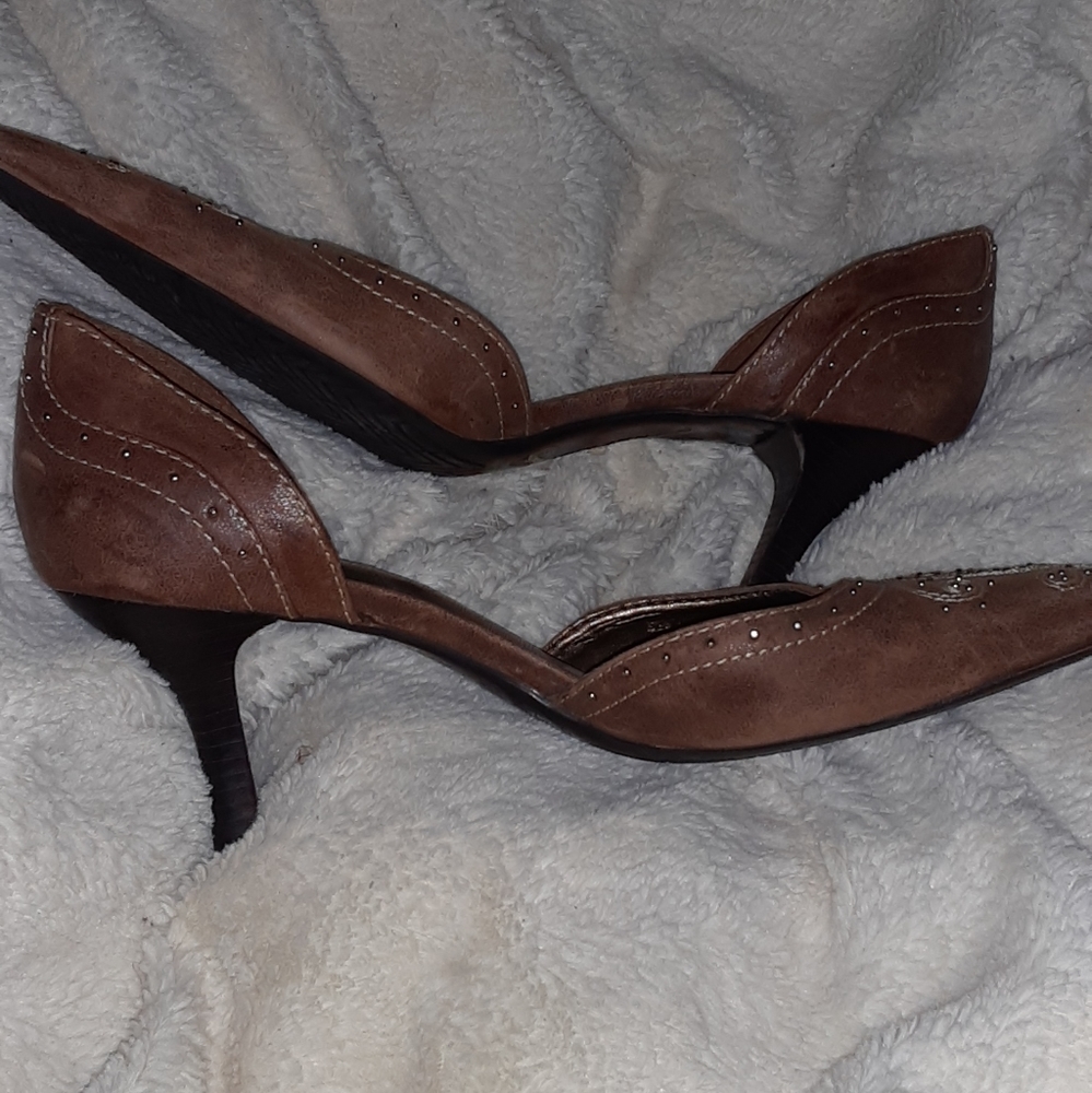 Women's shoes